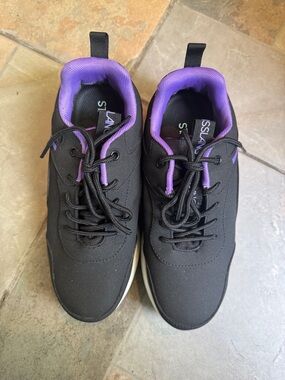 Women's Black Athletic Sneakers with Purple Lining - Stylish Cushioning
